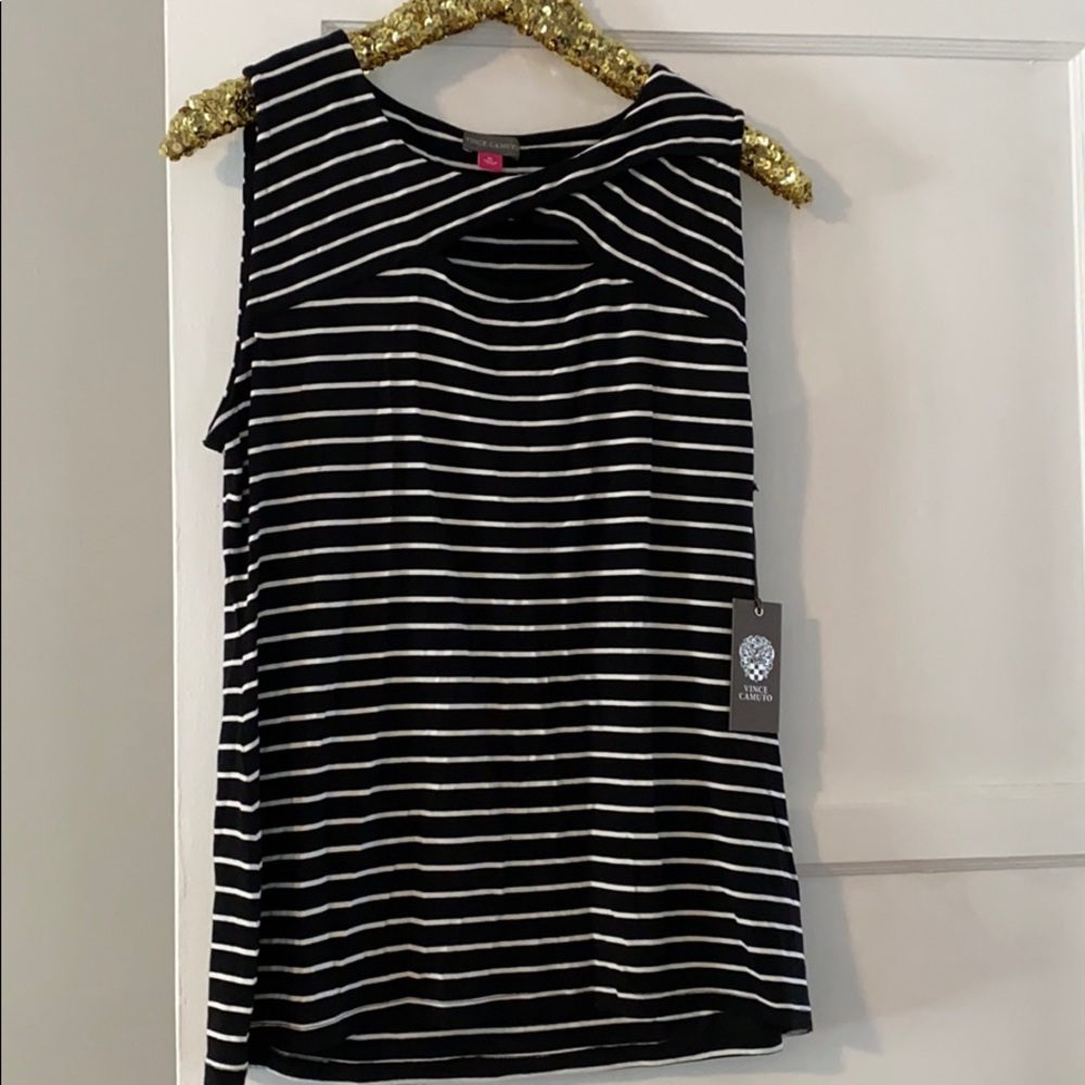 NWT Vince Camuto top
